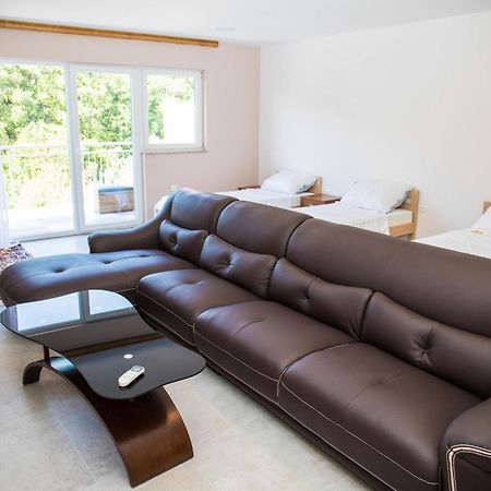 Kovac Riverfront Apartments Mostar Buitenkant foto