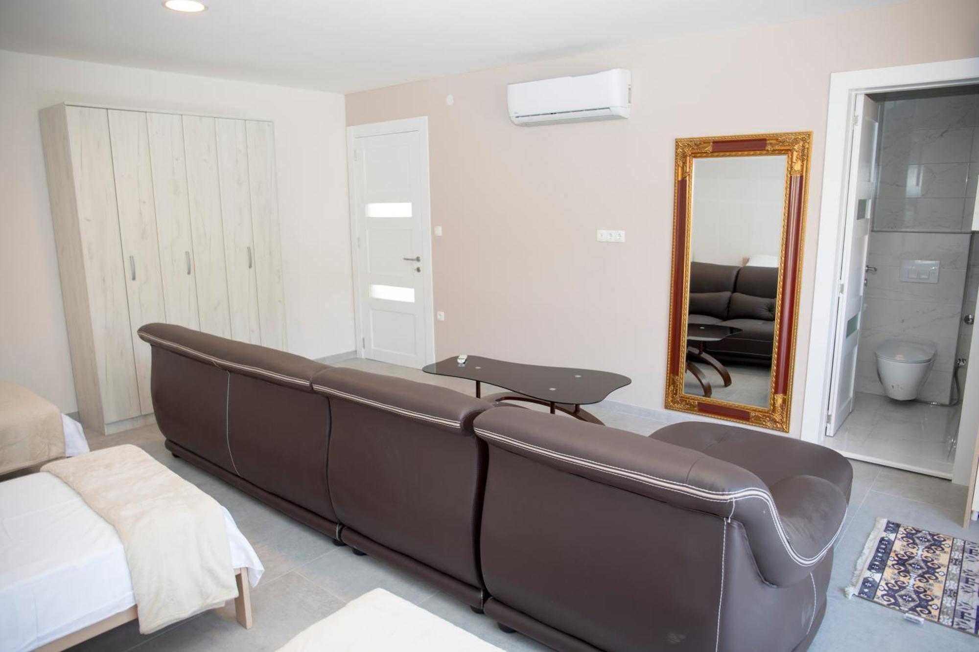 Kovac Riverfront Apartments Mostar Buitenkant foto
