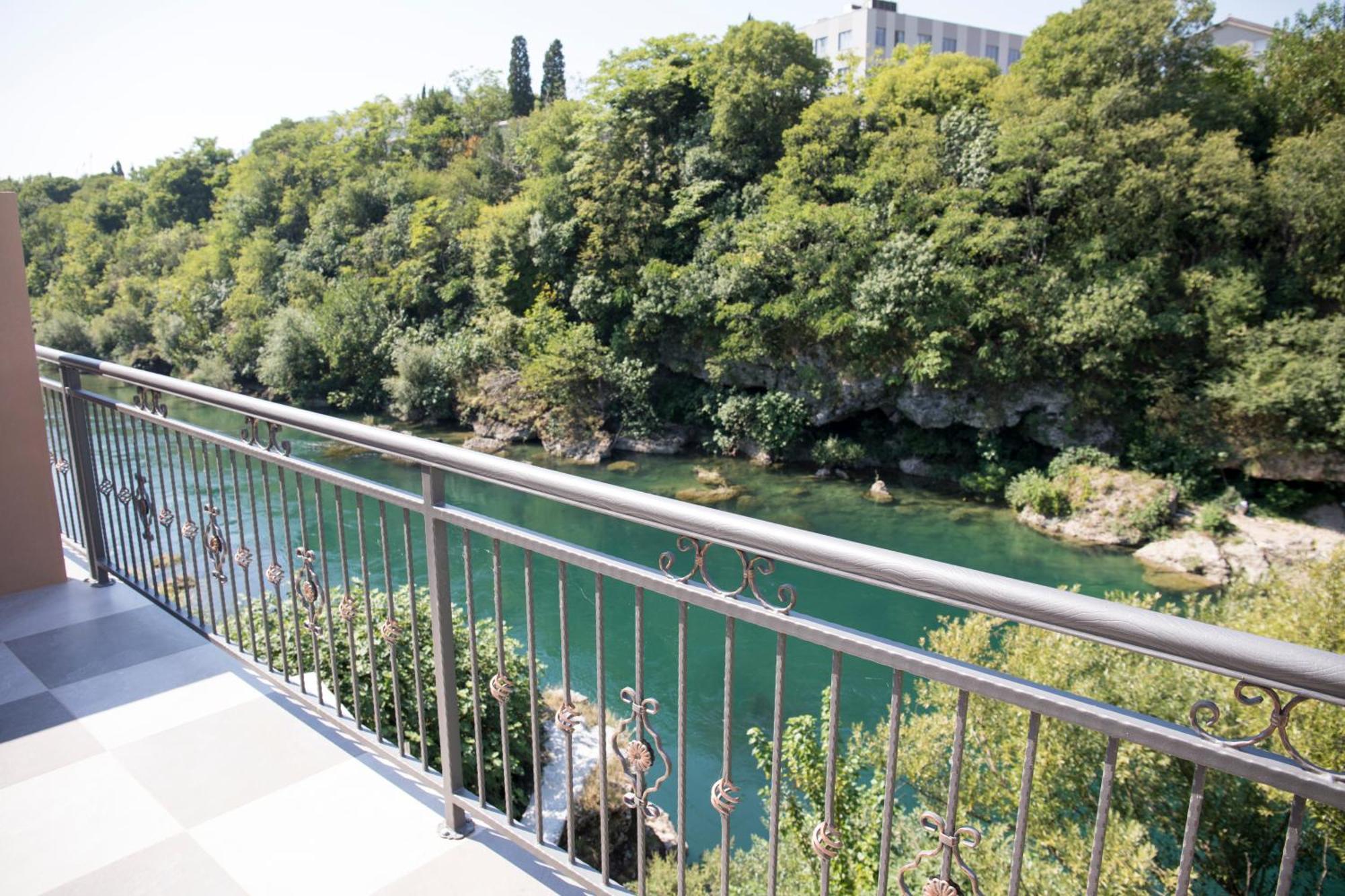 Kovac Riverfront Apartments Mostar Buitenkant foto